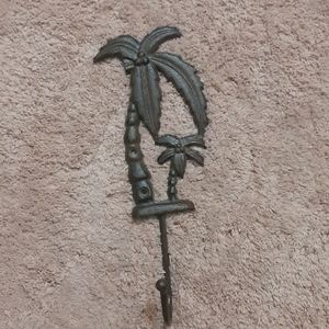 Palm tree hook